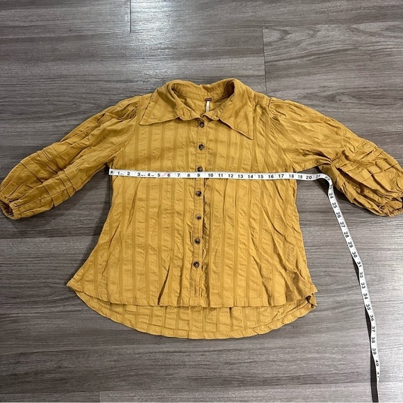 3/$20⚡️Free People Yellow Short Sleeve Textured Button Down Collared Blouse Top - Picture 5 of 11